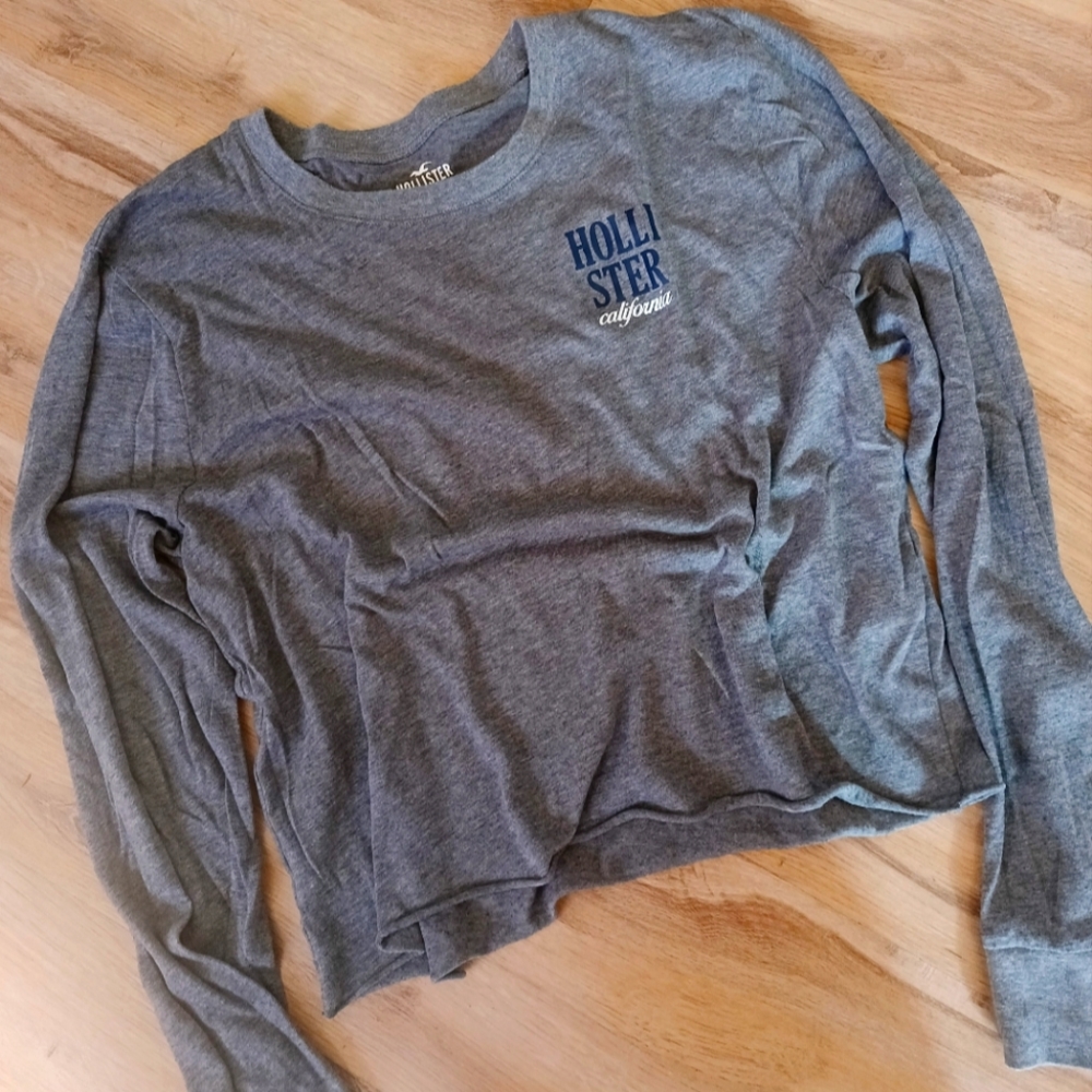 Hollister top